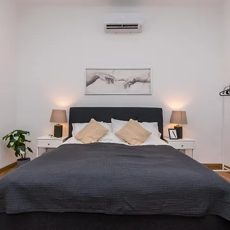 Ghetto - Gozsdu Court Bismarck Budapest