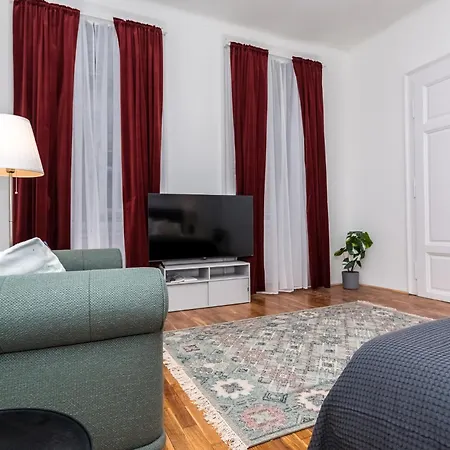 Gozsdu Court Bismarck Apartamento *