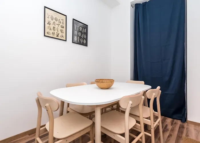 Bismarck Two Bedroom Apartment *