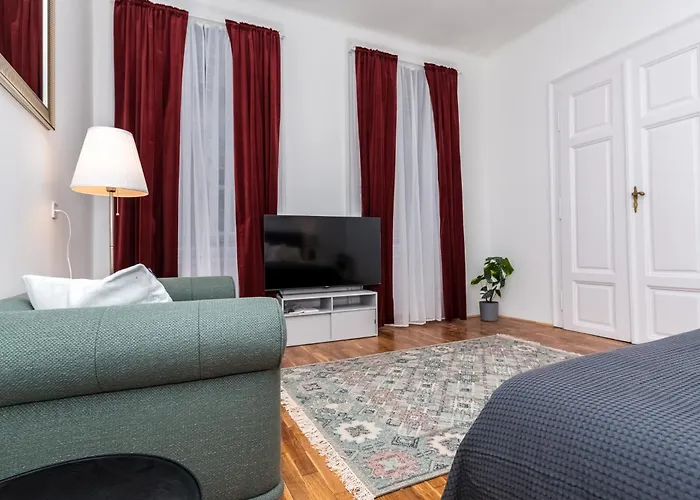 Bismarck Two Bedroom Appartement *